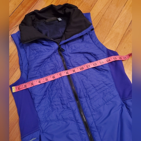 Athleta "Sprinter" lightweight vest. Blue/Purple. Size S. Polyester. - Picture 6 of 11